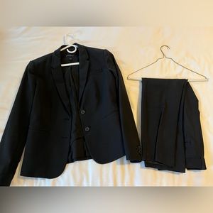 Black banana republic pants suit